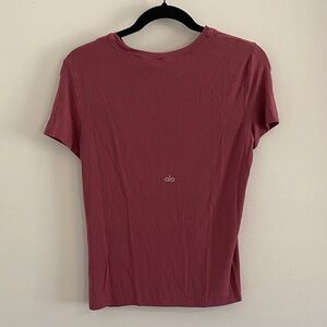 ALO Yoga Women's All Day Short Sleeve Tee Mauve Size Medium (8-10)